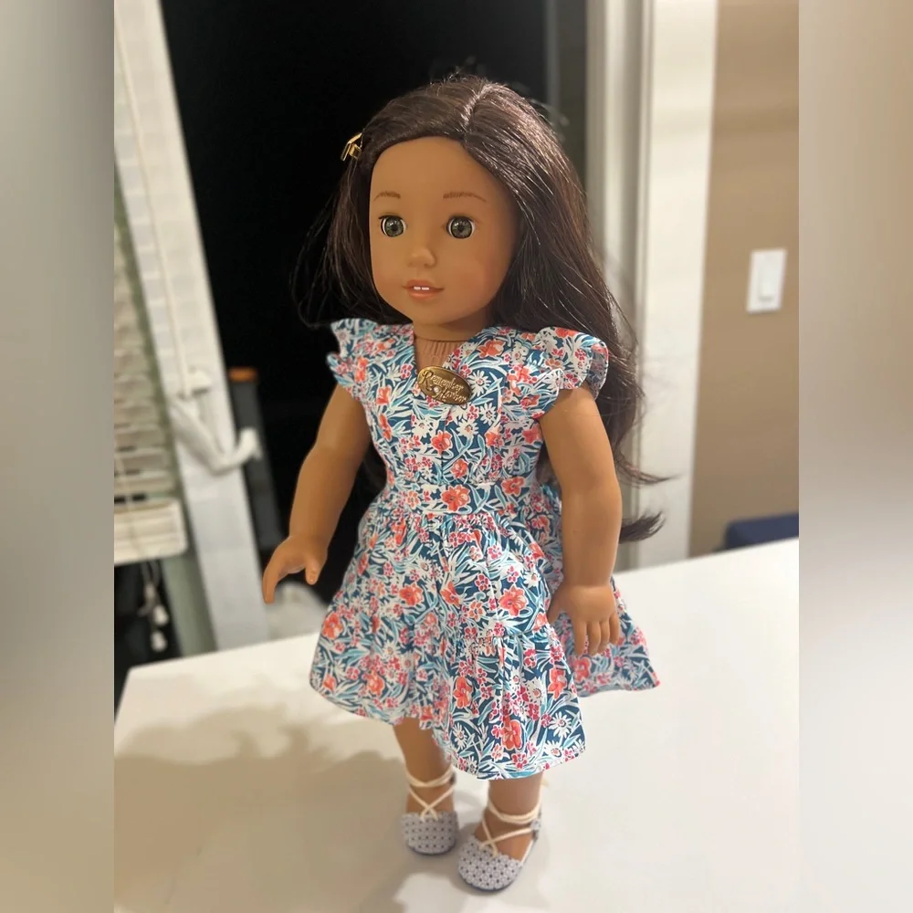 American Girl, Nanea’s School Outfit, RETIRED, Complete Set in Original Box, HTF - Picture 1 of 9